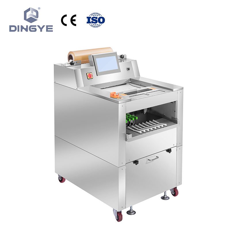 Cling film packaging machine